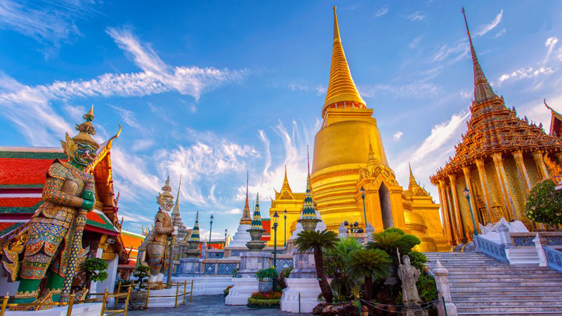 Sacred temples near Bangkok, famous temples