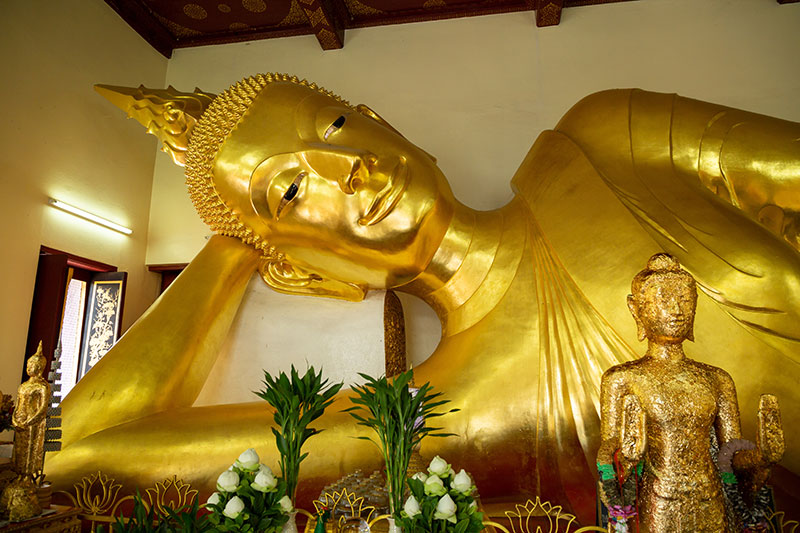 Beautiful temples near Bangkok featuring large reclining Buddhas